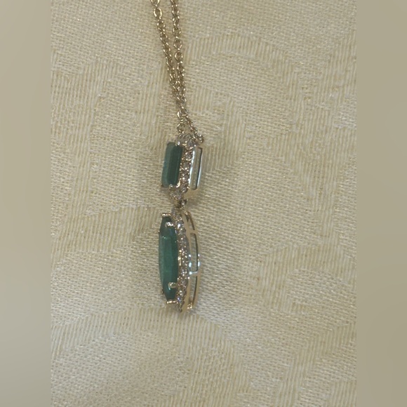 14Kt Yellow Gold Emeralds and Diamond Pendant - Picture 4 of 9